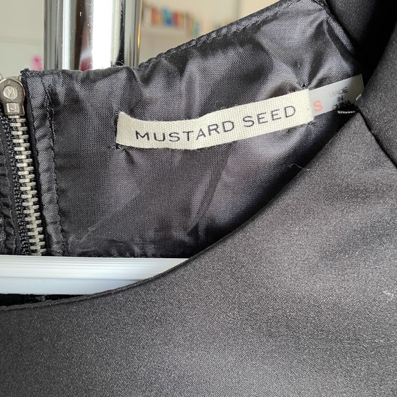 Black dress - Picture 3 of 3